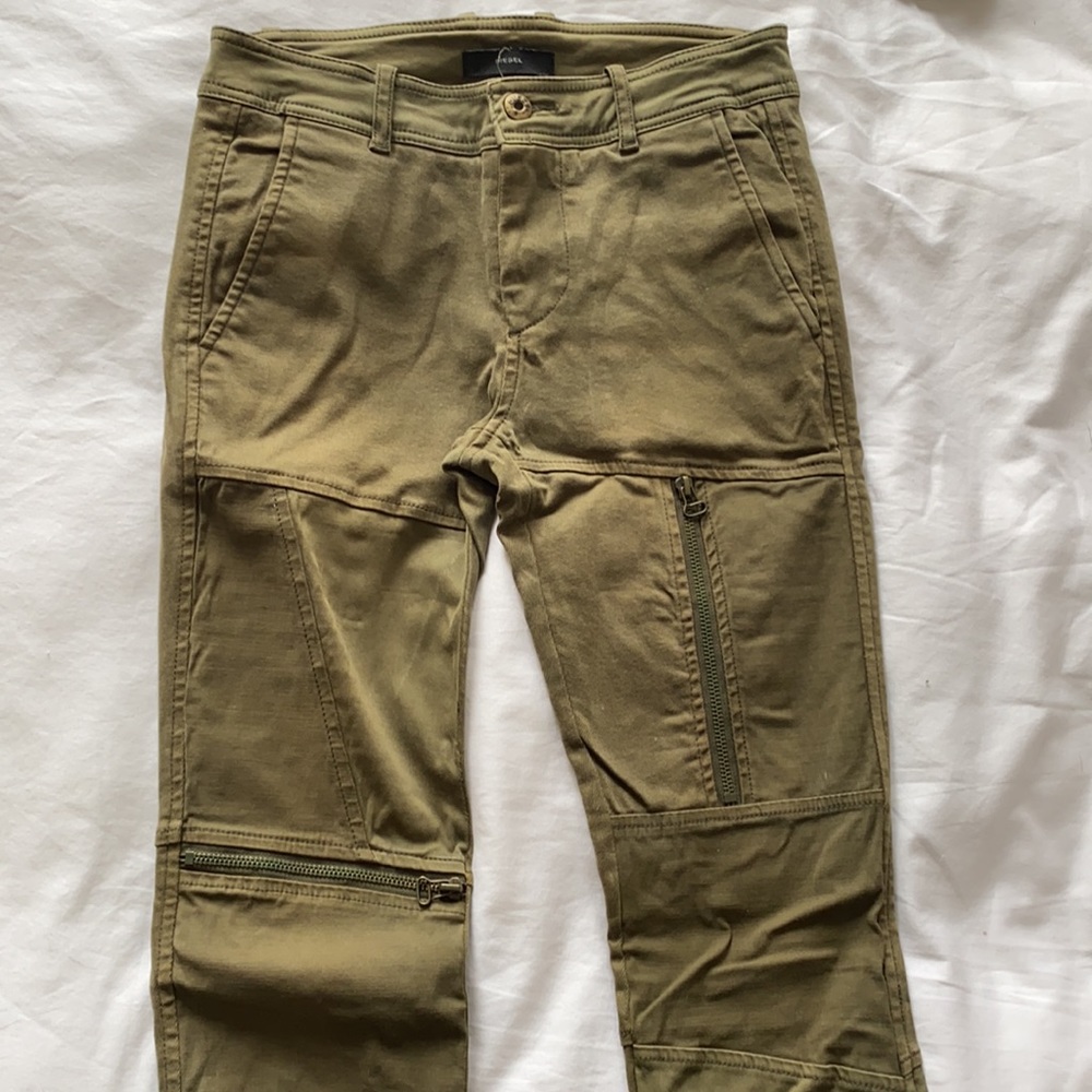 Cargo pants - Picture 2 of 3